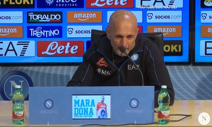 La battuta di Spalletti: "Al mattino mi faccio i capelli non la barba"