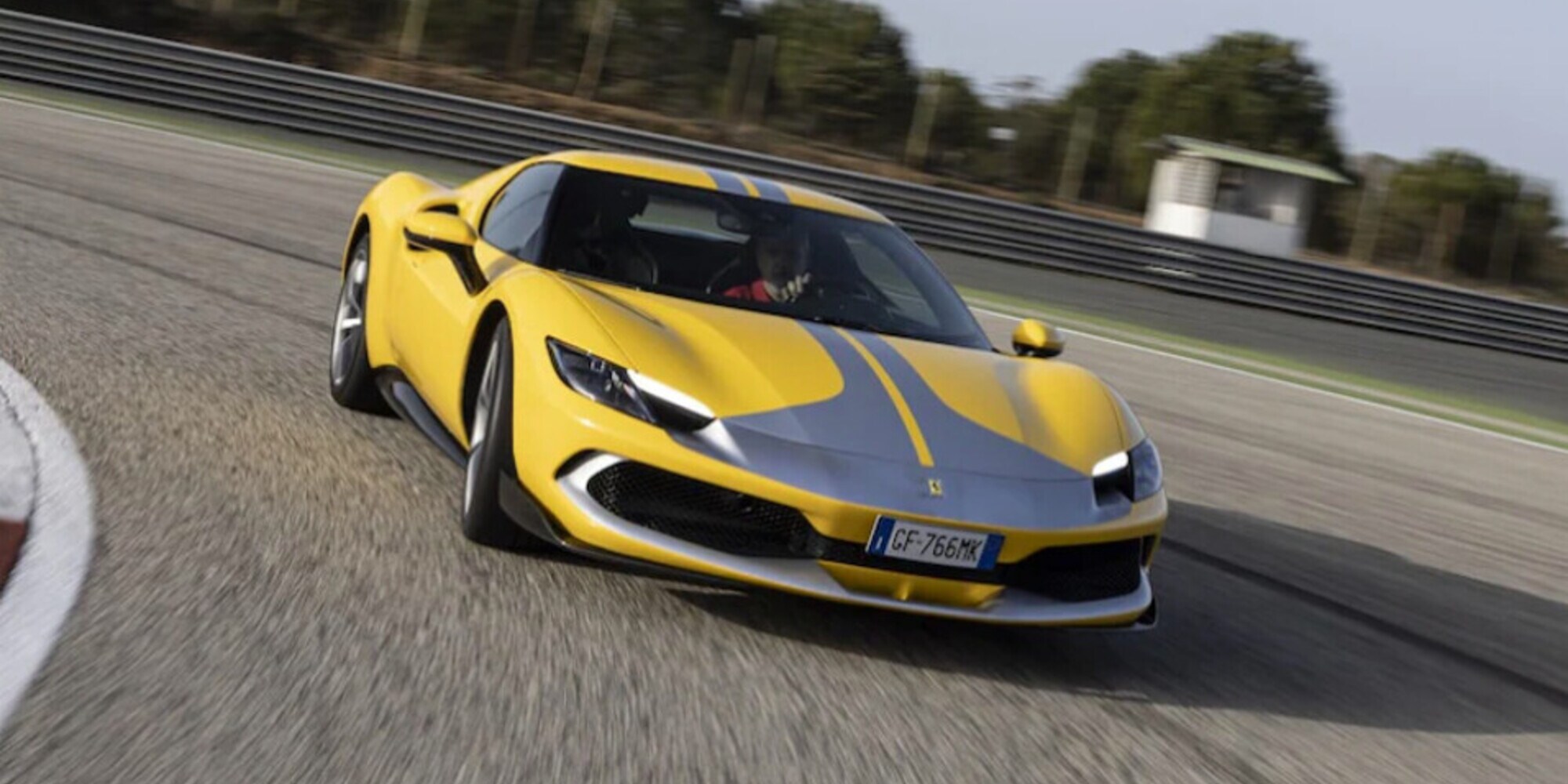 Ferrari 296 GTB, brividi ibridi al volante della nuova supercar V6