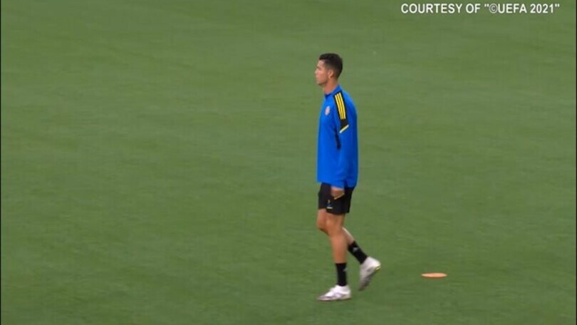 Cristiano Ronaldo si allena scortato dalle guardie del corpo