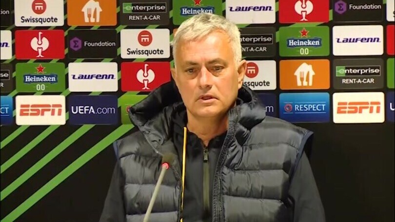 Mourinho attacca: "Non si può giocare a calcio sul campo del Vitesse"