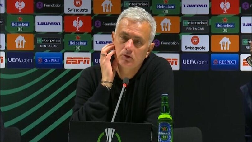 Mourinho: "Zaniolo arrabbiato? No, gli ho detto io di andare in spogliatoio"