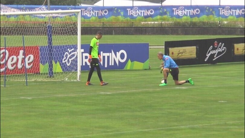 Napoli, vertebra nuovamente fratturata per Meret