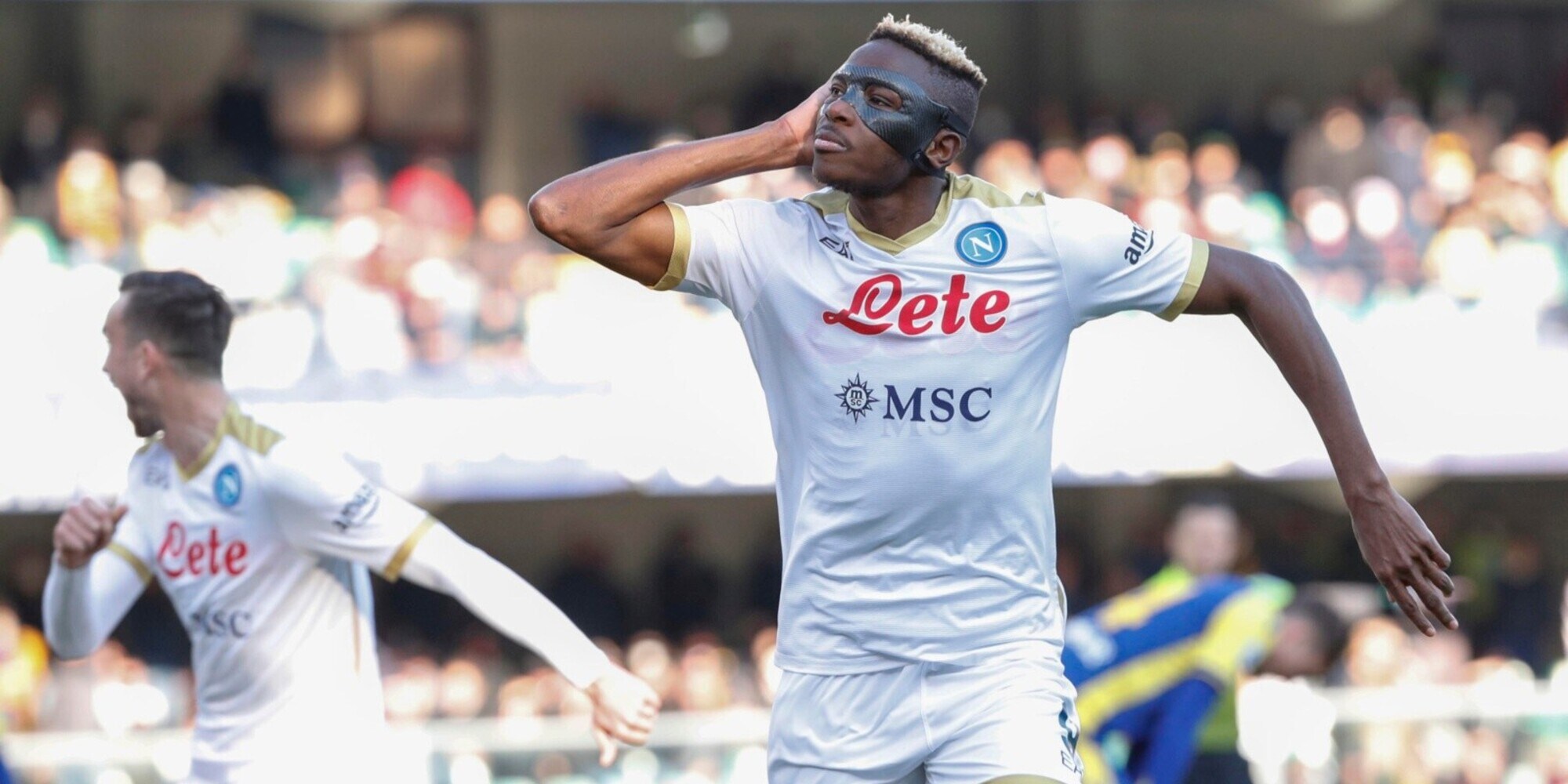 Verona-Napoli 1-2: doppietta di Osimhen e risposta a Milan e Juve