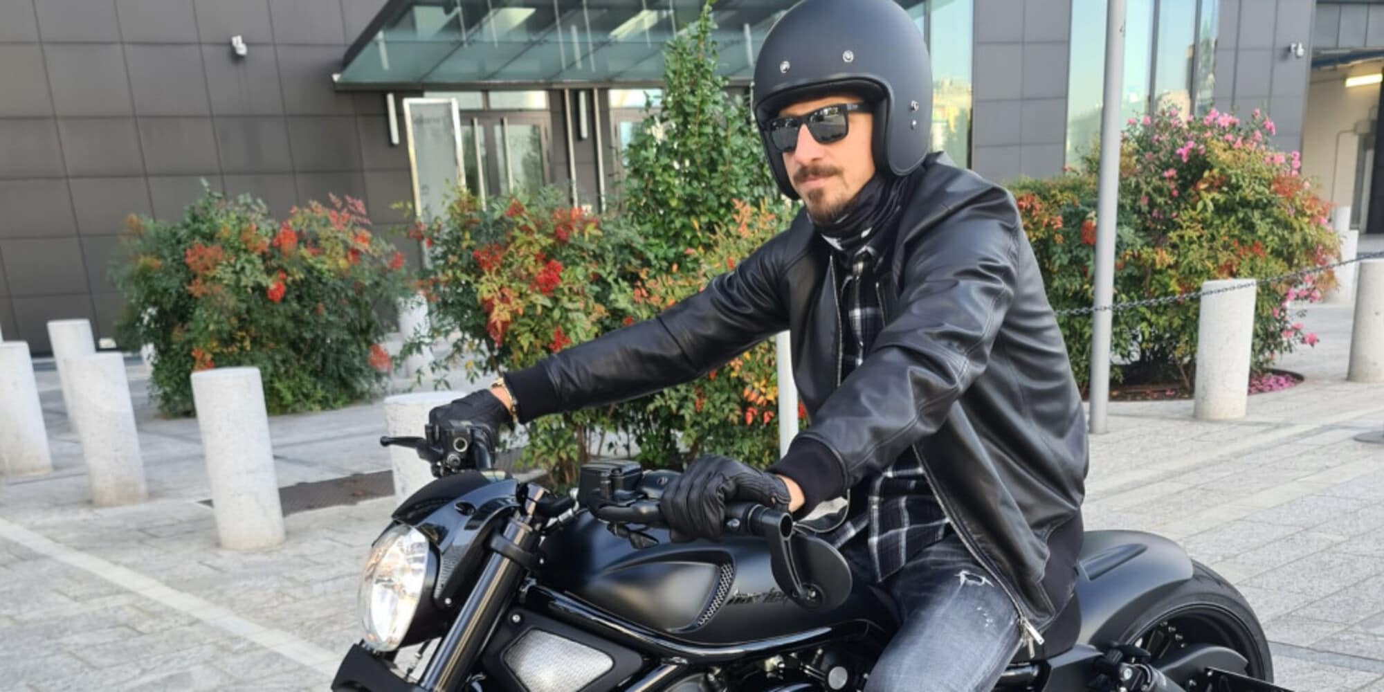 Ibra passione Harley Davidson: eccolo in sella alla sua V-Rod
