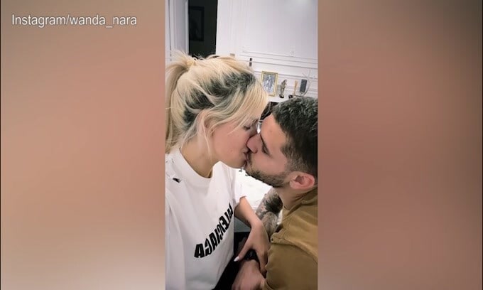 Wanda Nara e Icardi, lunedì sera pieno di baci