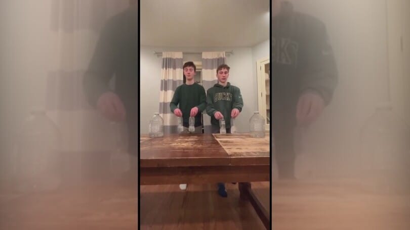 Una bottle flip challenge perfetta... o quasi