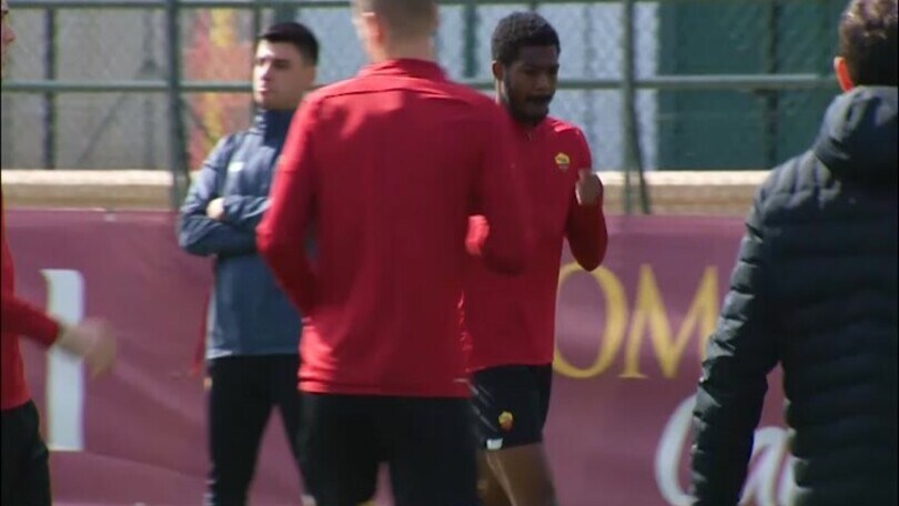 Roma, tutti all'allenamento con Mourinho