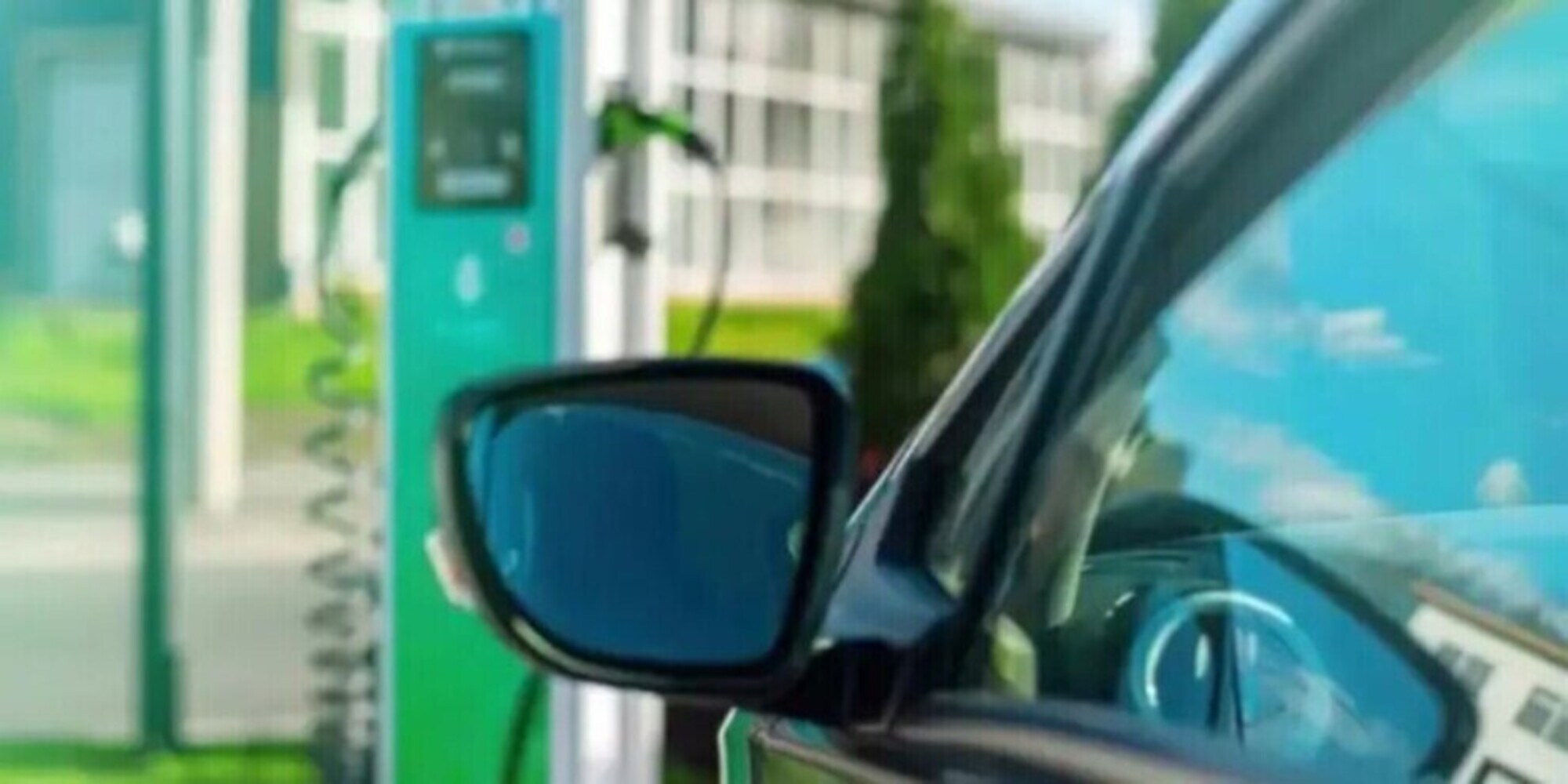 Stop ai motori endotermici nel 2035: il ministro dell'Ambiente tedesco approva il piano