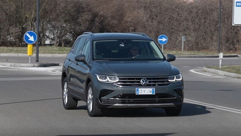 Volkswagen Tiguan e-Hybrid, la prova su strada del Suv ricaricabile