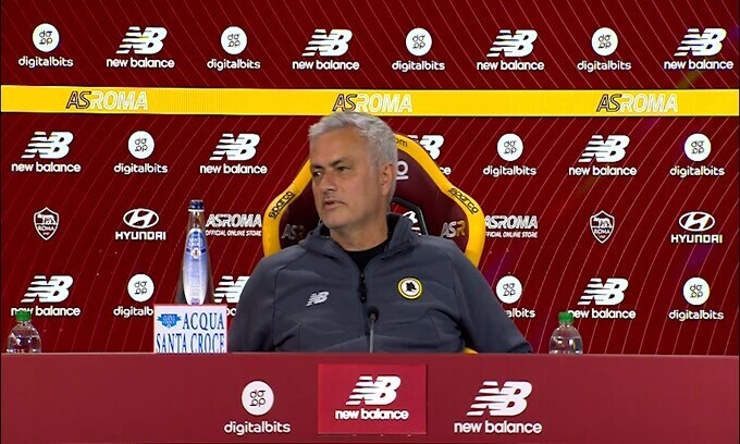 Mourinho, che risposta a Zeman: "Io ho vinto 25 titoli, lui solo due serie B"