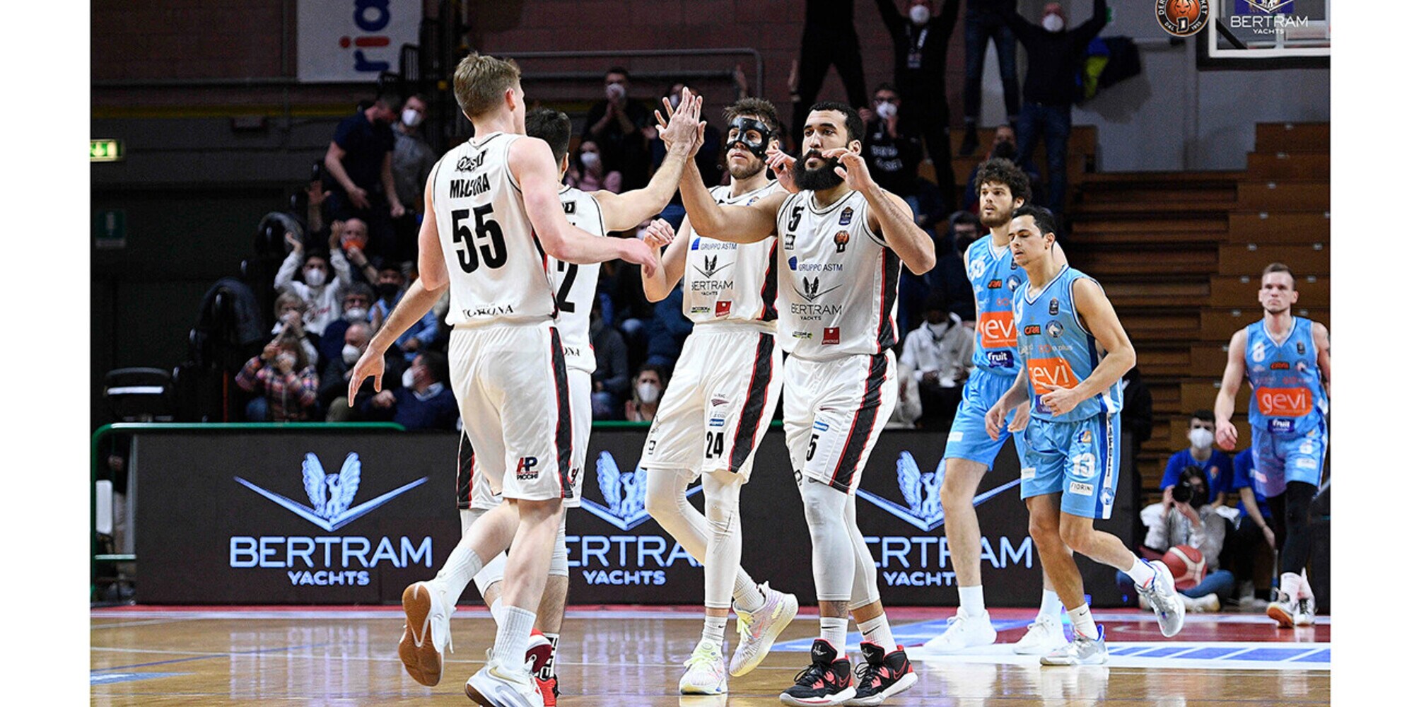 Volata vincente: il Derthona batte Napoli