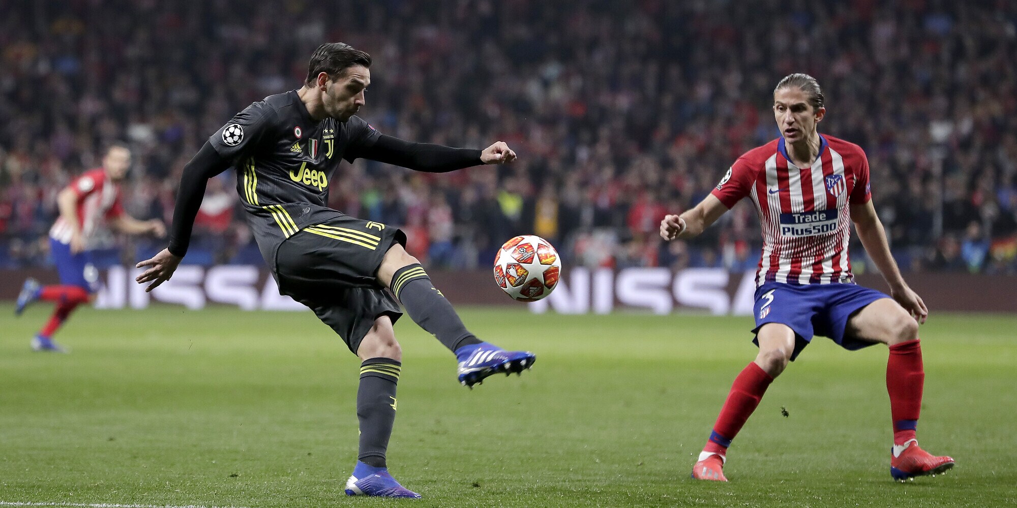 Juventus, De Sciglio verso il Lione. E' il pass per Chiesa?