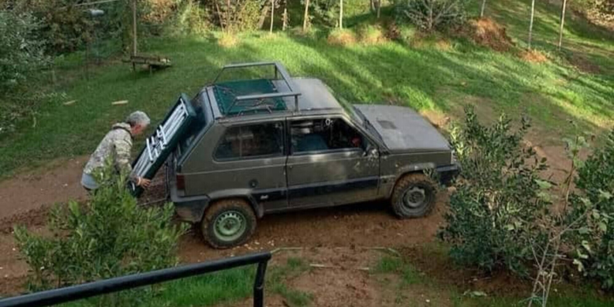 Roberto Baggio e la sua amata Fiat Panda 4x4: che show al volante con Cattelan! VIDEO