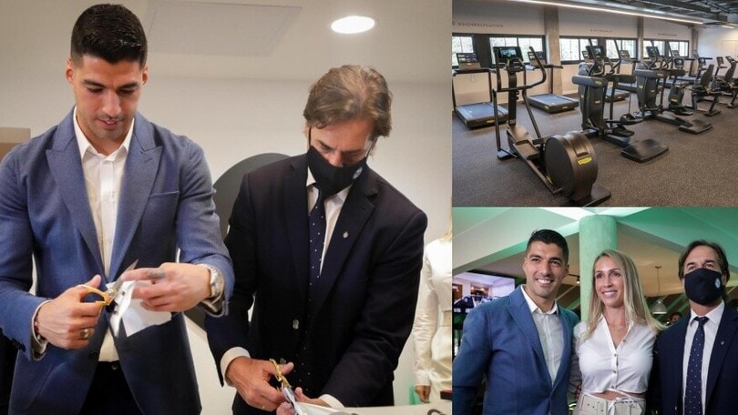 Suarez taglia il nastro del suo centro sportivo: c'è anche il presidente dell'Uruguay