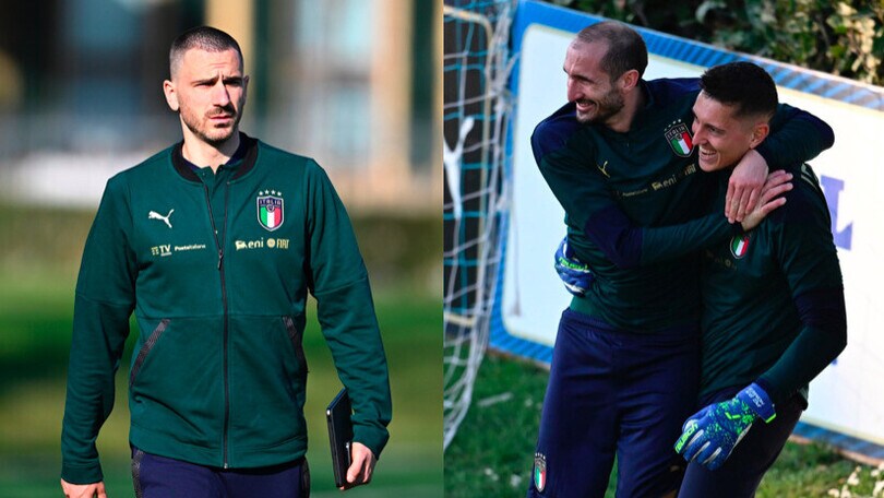 Italia, Bonucci concentratissimo. Chiellini, che abbracci a Gollini