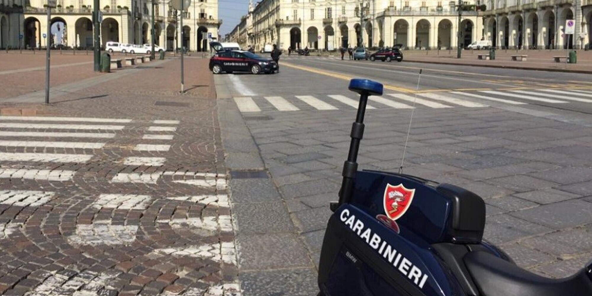 Torino, senza patente scappa dai Carabinieri con la Fiat 500 di Enjoy!