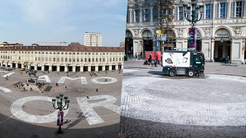 Torino, scritta gigantesca in piazza San Carlo