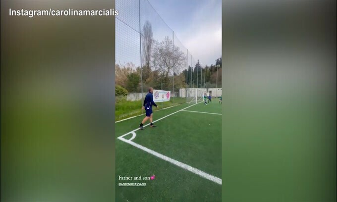 Virtus Entella, in campo c'è Antonio Cassano con i bimbi