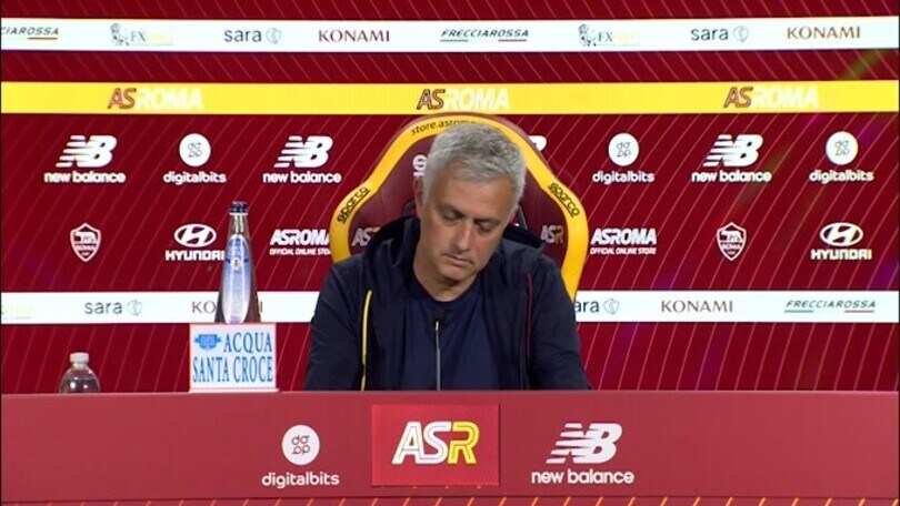 Mourinho show in conferenza: domanda su Zaniolo, la reazione...