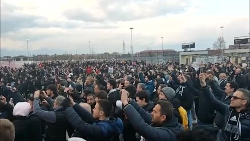 Juve-Inter, l'arrivo del pullman bianconero