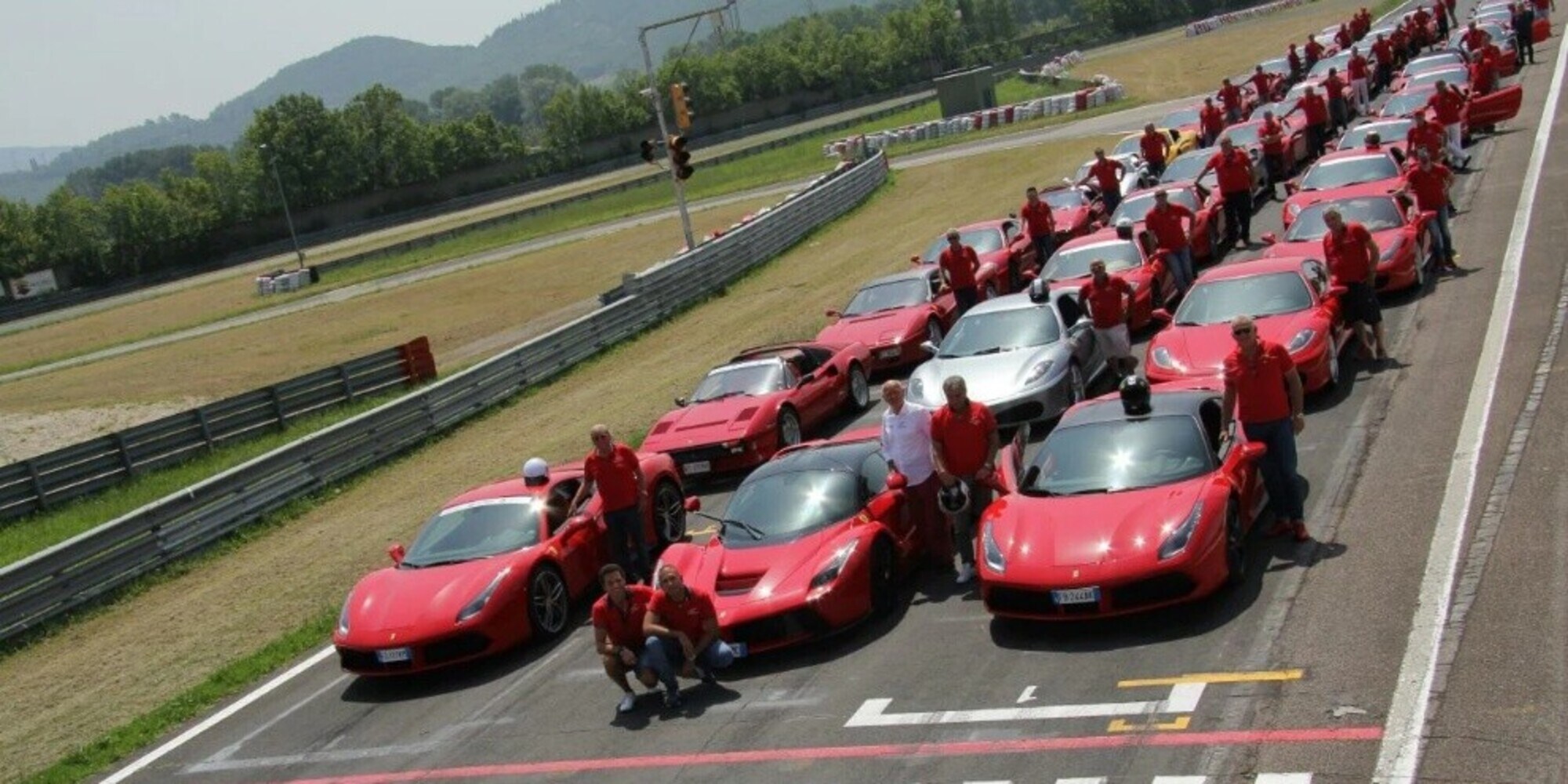 Ferrari, appuntamento a Pescara con il grande raduno Rosse