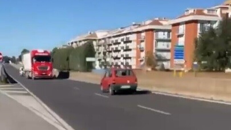Fiat Panda contromano in tangenziale: che paura a Bari!