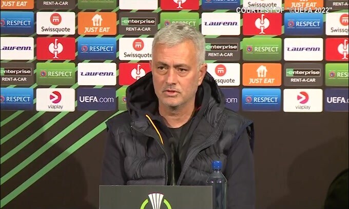 Mourinho: "Mi farebbe piacere se ci fossero altre italiane in Europa"