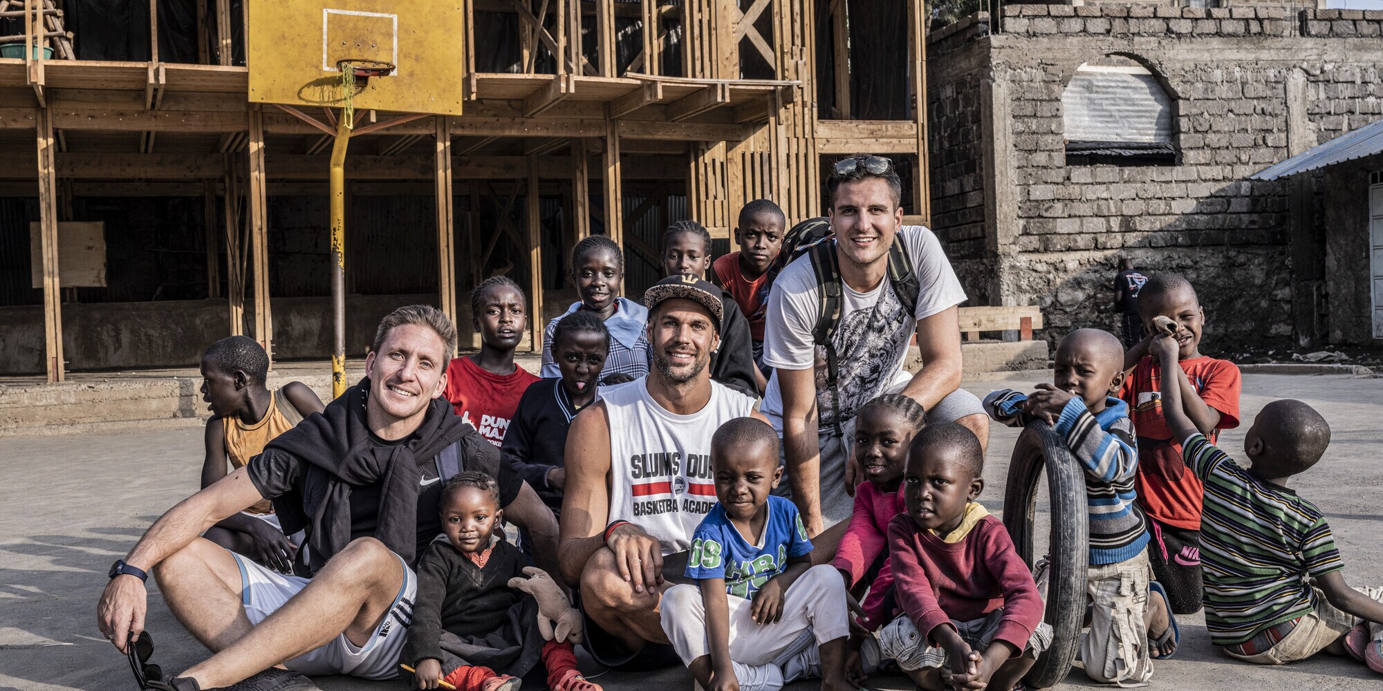 (Un)Fair: l'arte va a canestro con Slums Dunk