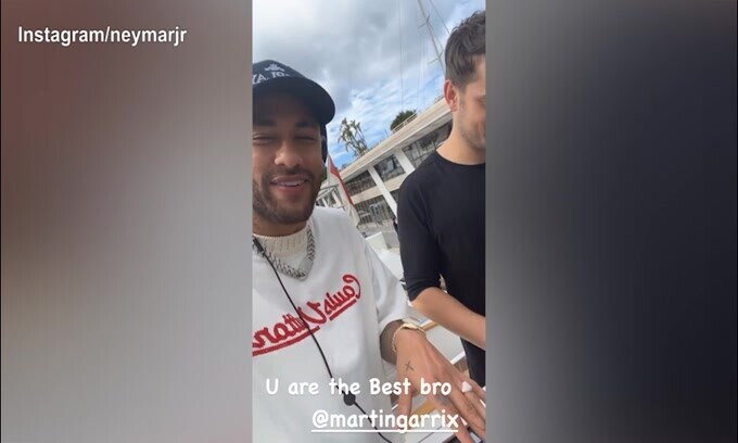 Dj Neymar con Martin Garrix: poi la sconfitta a calcio..