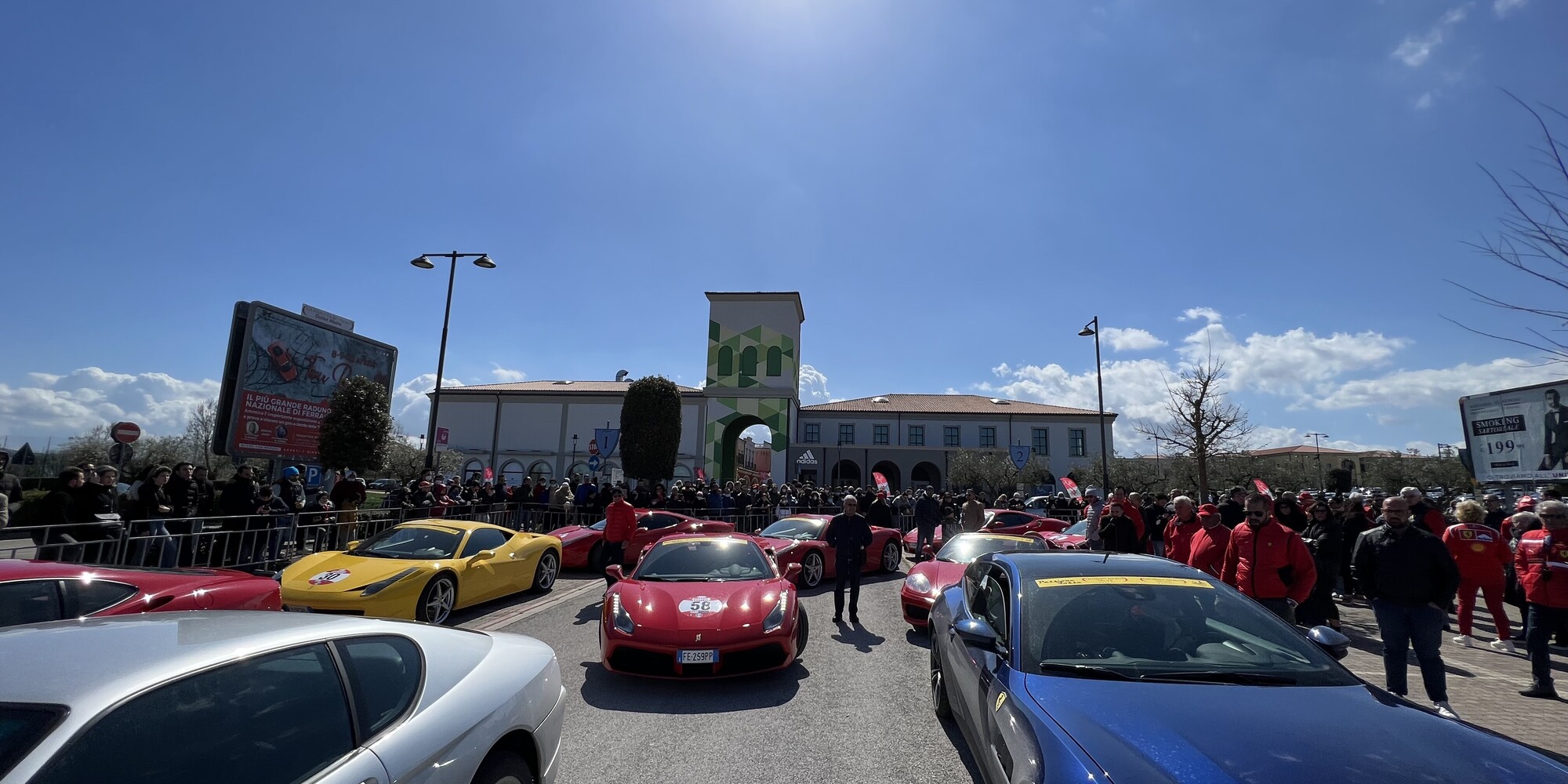 Passione Rossa, maxi raduno e festa Ferrari al Città Sant’Angelo Village Outlet