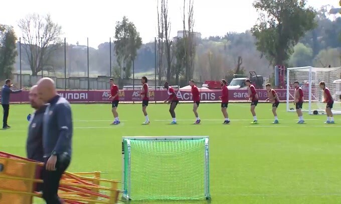 Roma, Mou ha un solo un dubbio di formazione