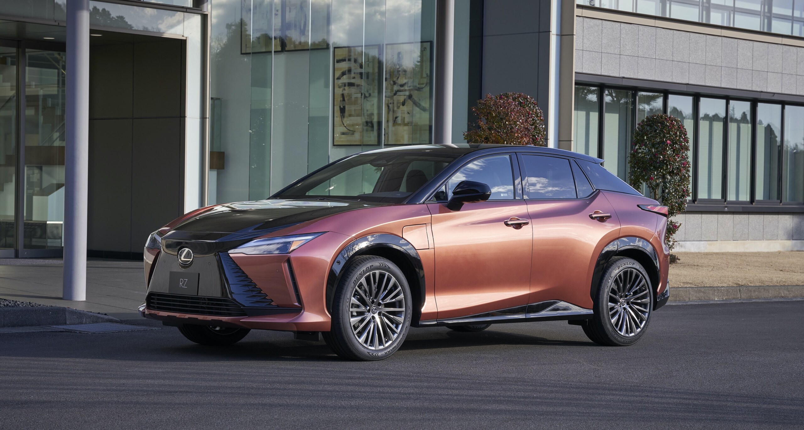 Lexus RZ 450E, il nuovo suv elettrico giapponese