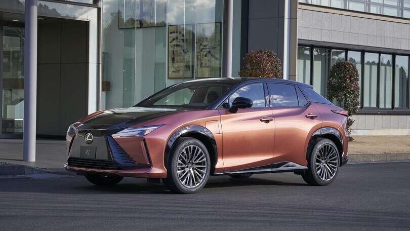 Lexus RZ 450E, il nuovo suv elettrico giapponese
