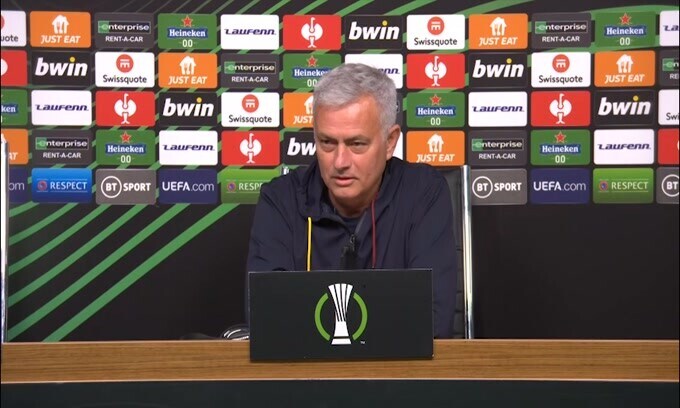 Mourinho: "Ranieri è un mito a Leicester. Gara speciale per lui"