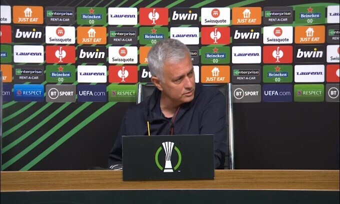 Mourinho: "È un momento duro per noi ma siamo motivati