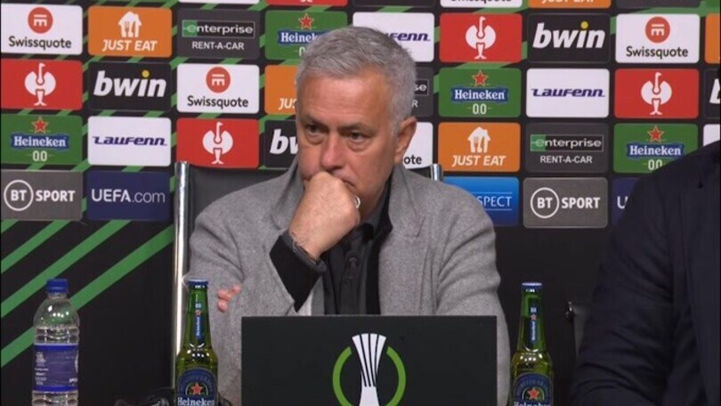 Mourinho scherza: "Dovremmo giocare la finale con il Feyenoord"