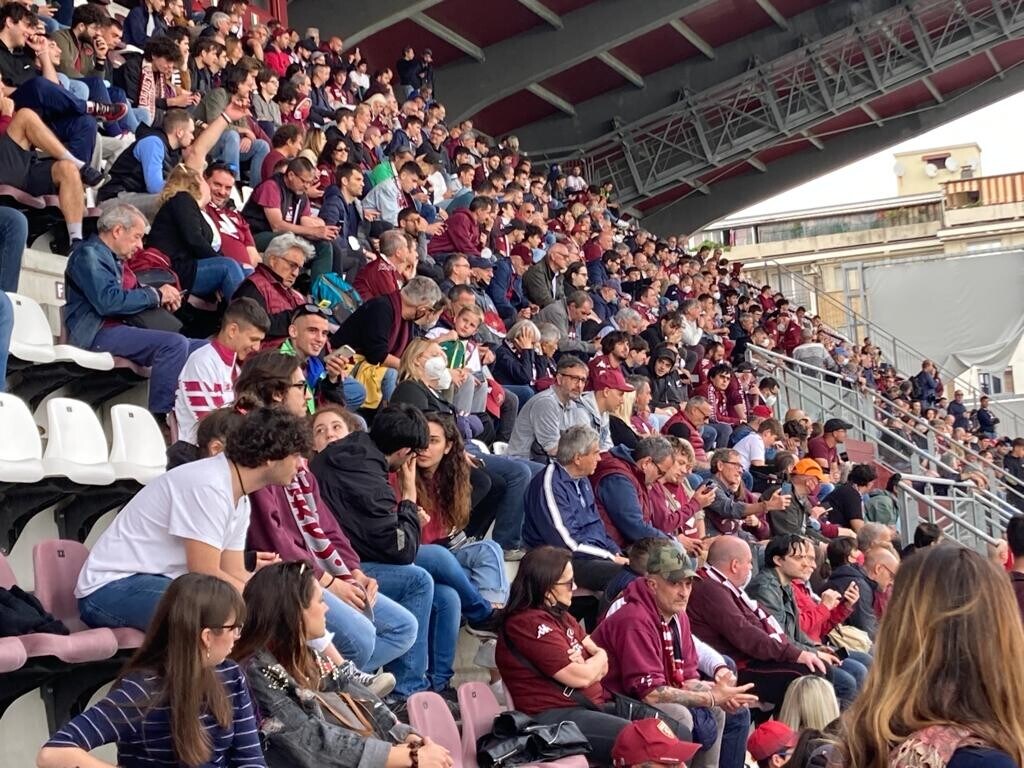 La folla granata al Filadelfia, il Grande Torino, il Gallo...