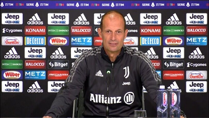 Allegri chiede ai giornalisti: "Vi ho fatto alzare presto?"