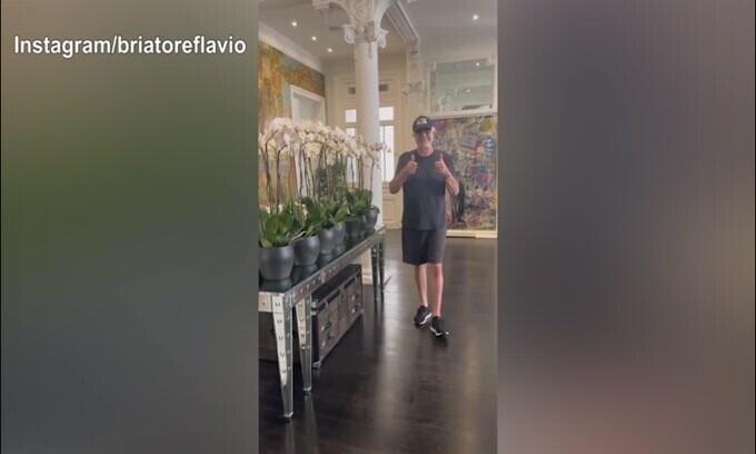 Briatore verso la guarigione: "Di nuovo in piedi e quasi in forma!"