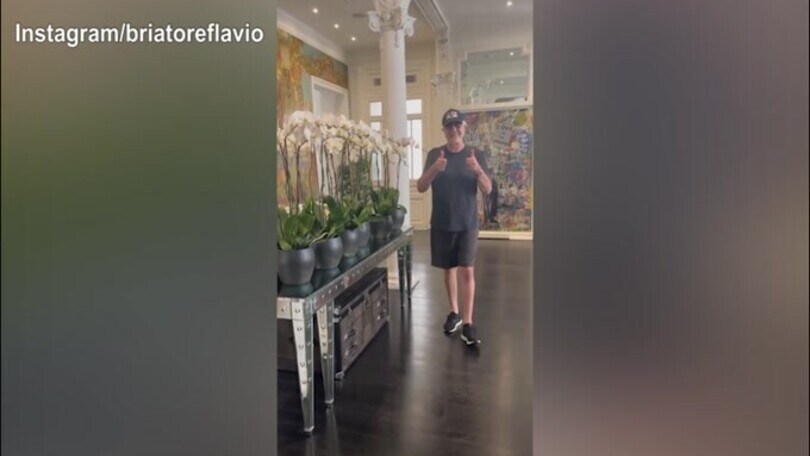 Briatore verso la guarigione: "Di nuovo in piedi e quasi in forma!"