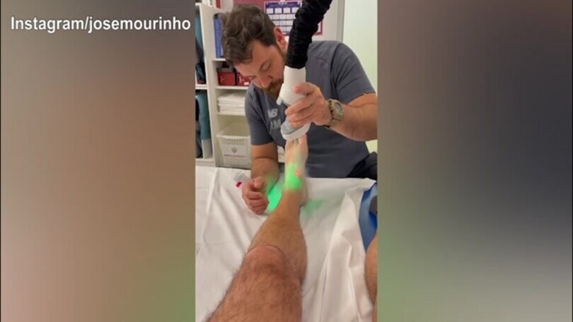 Mourinho preso a calci? Il portoghese inizia la cura..