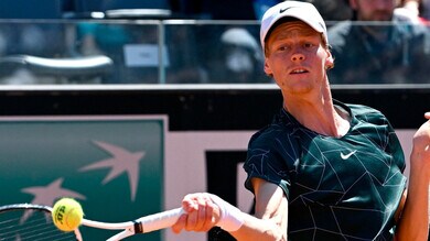 Internazionali d'Italia, Sinner eliminato: Tsitsipas vola in semifinale