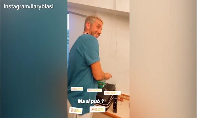 Lo sfogo di Nicola Savino in mutande..nel camerino di Ilary Blasi