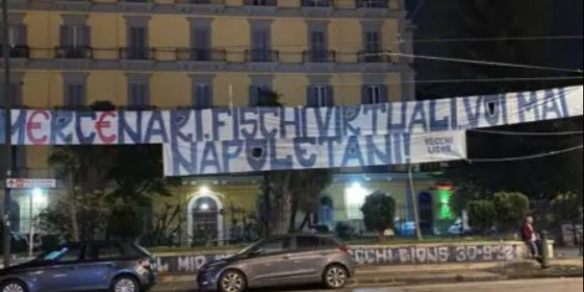 Napoli, altro striscione contro De Laurentiis: "Voi mai napoletani"