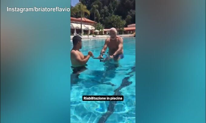 Briatore, la riabilitazione prosegue in piscina