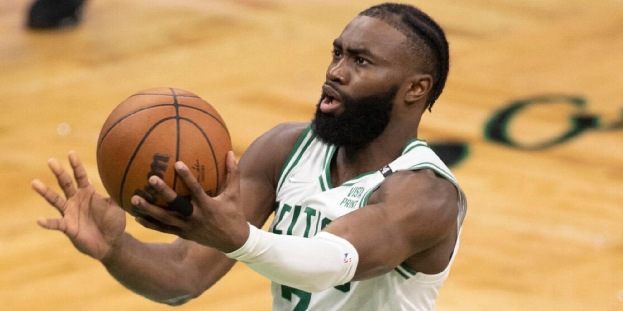 Nba, lo show di Brown non basta a Boston: Adebayo trascina Miami