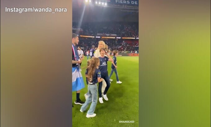 Festa Psg: Icardi, Wanda Nara e i figli in campo