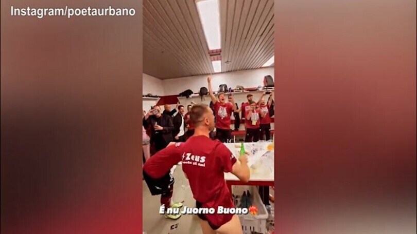 Salernitana salva, festa nello spogliatoio con Rocco Hunt