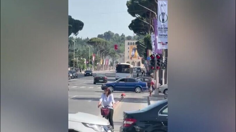 Tirana, accoglienza special per Mou