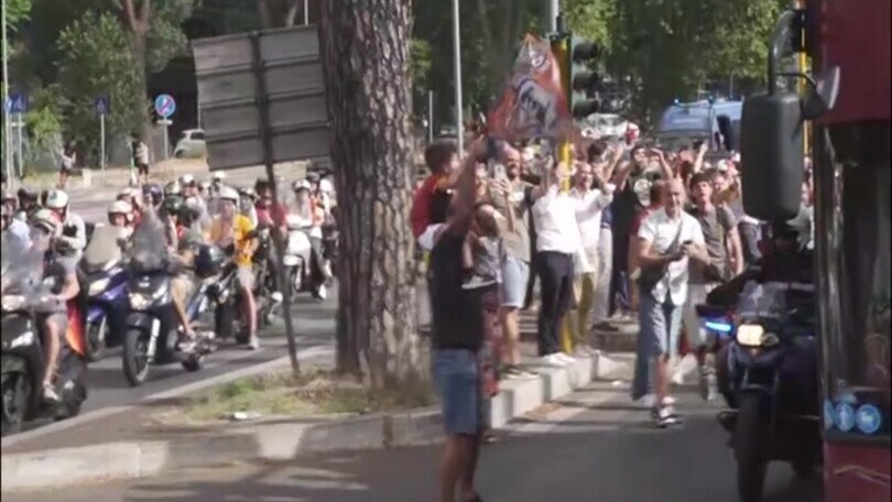 Trionfo Roma in Conference League, città in festa